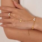 white heart handchain - Image 3